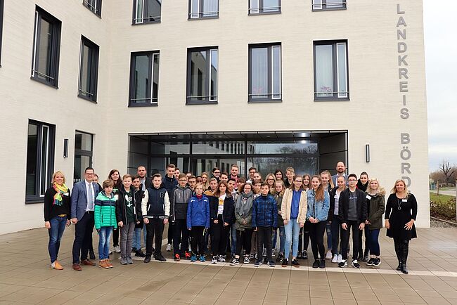 Zukunftstag beim Landkreis Börde / Landrat begrüßt 15 Mädchen und 15 Jungen in der Verwaltung